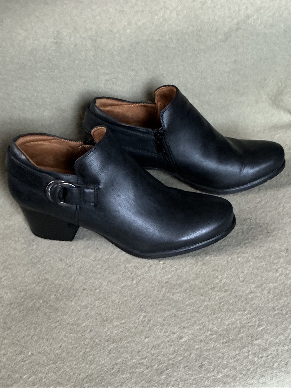 Natural Soul Black Leather Heeled Ankle Boots with Side Zip and Buckle